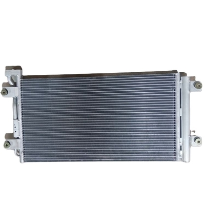 WG1642821074/5 Assemblaggio del condensatore per Howo Sinotruk OE NO. Prestazioni garantite