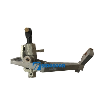 Sinotruk Howo A7 Pezzi di cabina di un camion pesante Manovra manipolatore della leva di cambio WG9725240108